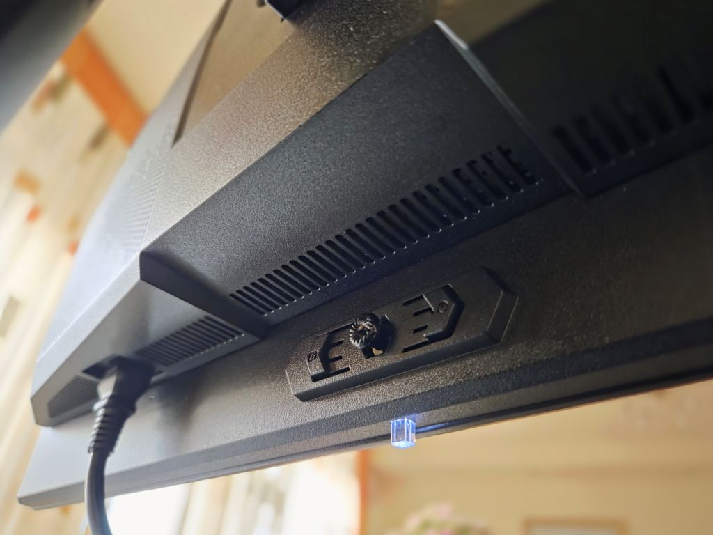 Menü kezelő joystick.